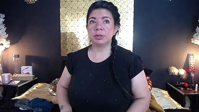 kinky momm online show from April 2026 03:02:01 PM