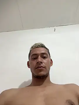 Snapshot of Boy_hot- chatting on May 2026 04:20:02 AM Boy hot- online show from May 2026 04:20:02 AM