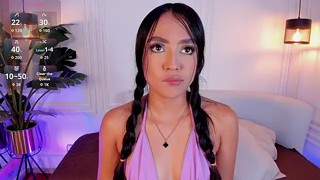 Dafne Hillss online show from November 2025 12:48:01 PM