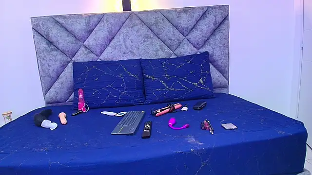 Shantey Laurent online show from September 2025 01:56:02 PM