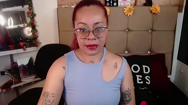 MIA  SPENCER online show from November 2025 09:04:01 PM