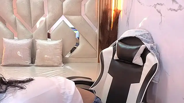 Snapshot of antonela_tp chatting on December 2025 01:05:02 PM antonela tp online show from December 2025 01:05:02 PM