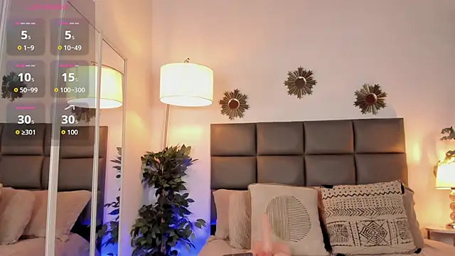 nicolehenna online show from November 2025 08:44:01 PM