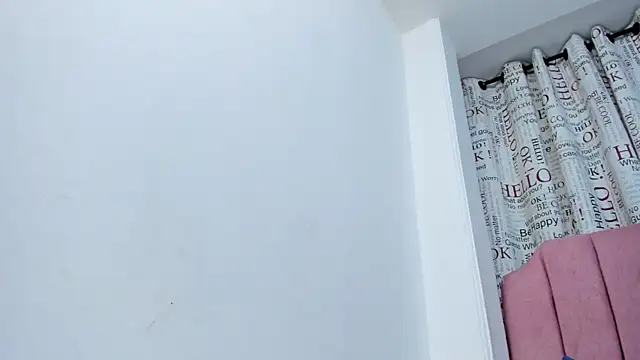 Snapshot of Sofia_summers chatting on November 2025 04:56:01 AM Sofia summers online show from November 2025 04:56:01 AM