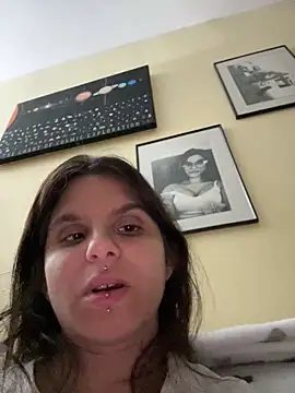 Brutecia2002 online show from April 2026 06:49:02 PM