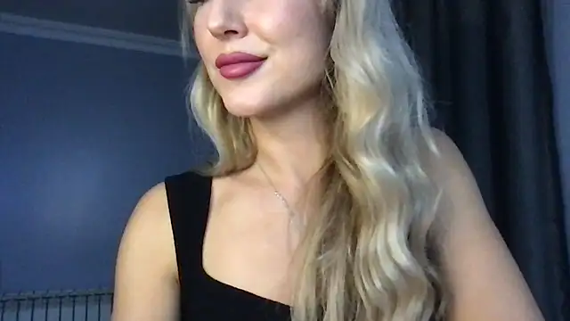 Snapshot of Pyrelissa chatting on December 2025 06:24:02 PM Pyrelissa online show from December 2025 06:24:02 PM