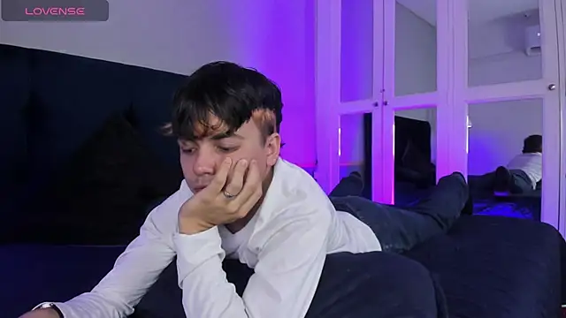 Snapshot of Andree_Kamado chatting on October 2025 12:01:02 PM Andree Kamado online show from October 2025 12:01:02 PM