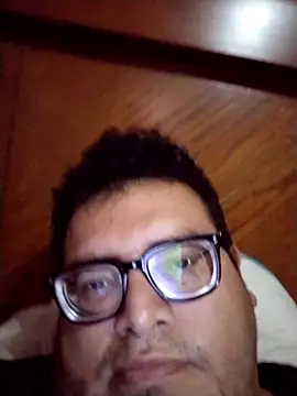 Santiagoqro85 online show from October 2025 12:47:01 PM