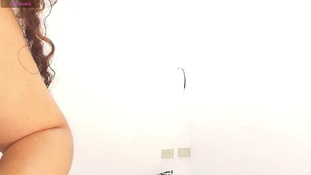 Snapshot of Isis_Bladee chatting on June 2026 01:59:01 PM Isis Bladee online show from June 2026 01:59:01 PM