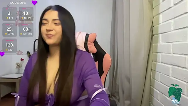 valentinauwu online show from April 2026 01:38:02 AM