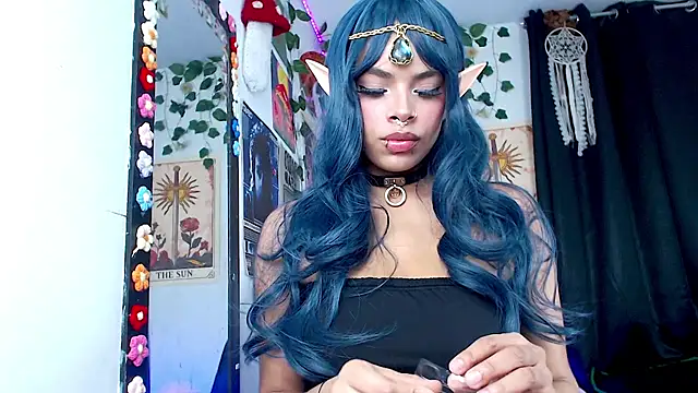 Snapshot of Raven_luv chatting on October 2025 01:15:01 AM Raven luv online show from October 2025 01:15:01 AM