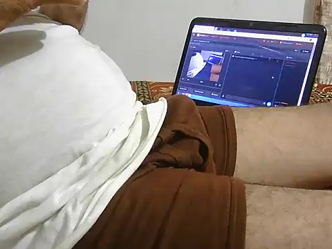 Famit025 online show from July 2026 06:43:01 PM