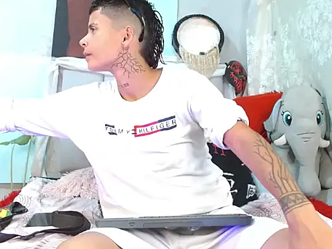 Snapshot of Dorland777 chatting on November 2025 12:24:01 AM Dorland777 online show from November 2025 12:24:01 AM