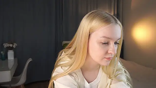 KrishnaSimmons online show from September 2025 07:35:01 PM