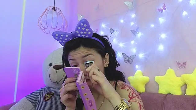 april bennett online show from November 2025 12:41:02 PM