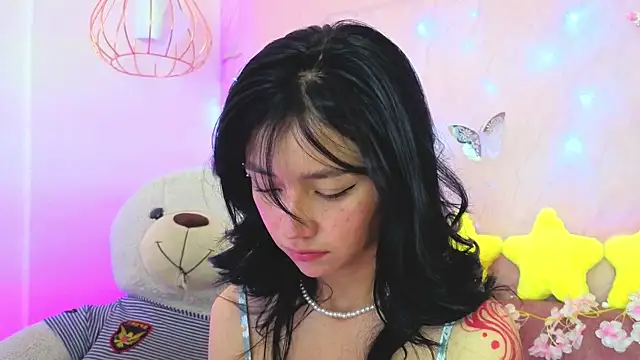 april bennett online show from April 2026 01:03:01 PM