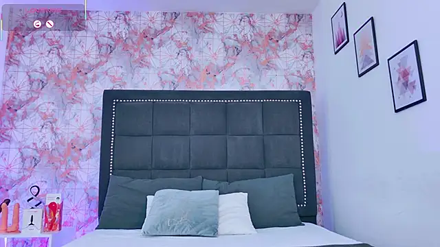 Snapshot of Luna_Riddle chatting on October 2025 12:13:02 PM Luna Riddle online show from October 2025 12:13:02 PM