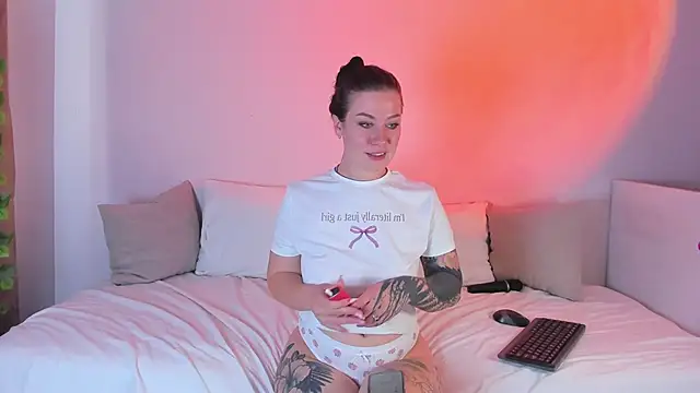 MiaKhallirae online show from October 2025 10:03:02 AM