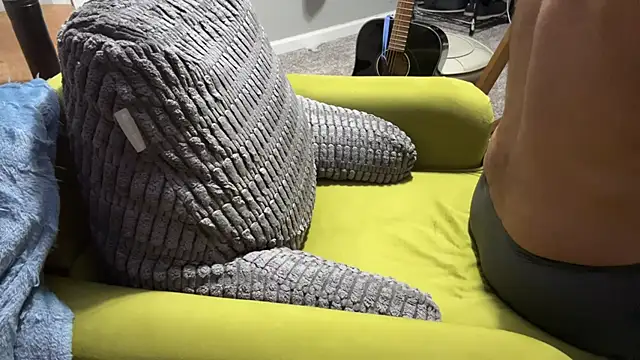 Mickelangello75 online show from November 2025 02:38:01 PM