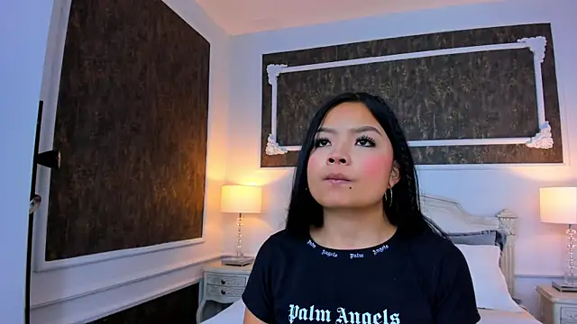 Snapshot of SharonBonet chatting on October 2025 11:08:02 AM SharonBonet online show from October 2025 11:08:02 AM