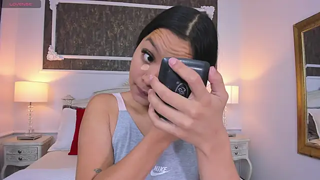 Snapshot of SharonBonet chatting on October 2025 11:23:02 AM SharonBonet online show from October 2025 11:23:02 AM