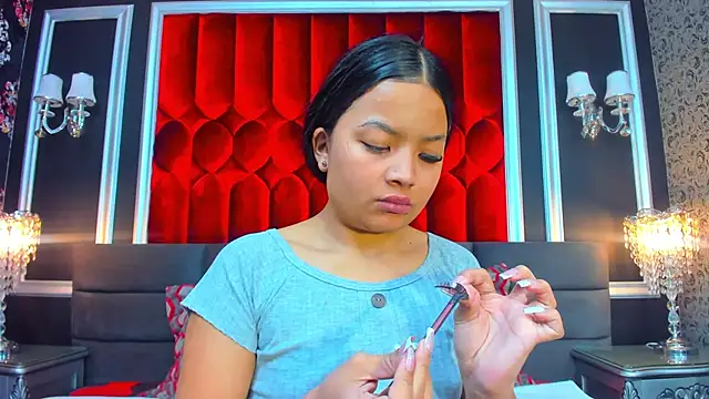 Snapshot of SharonBonet chatting on November 2025 11:43:01 AM SharonBonet online show from November 2025 11:43:01 AM