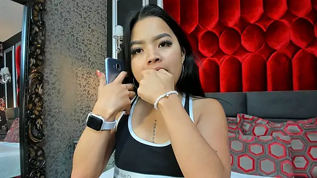 Snapshot of SharonBonet chatting on November 2025 04:38:01 AM SharonBonet online show from November 2025 04:38:01 AM