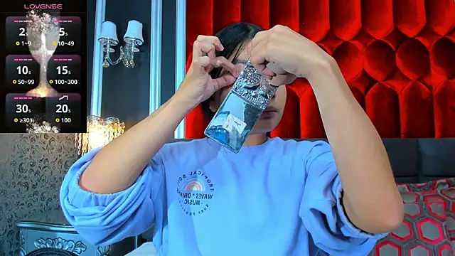 Snapshot of SharonBonet chatting on January 2026 11:49:01 AM SharonBonet online show from January 2026 11:49:01 AM