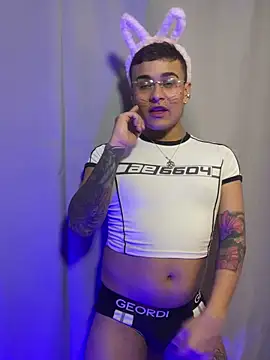OliverMontiel online show from October 2025 08:09:02 PM