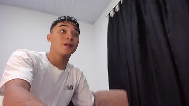 Austin Cardieff  online show from November 2025 02:21:01 AM