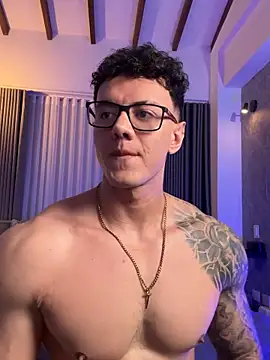 Thomas Falcon online show from October 2025 01:13:01 AM