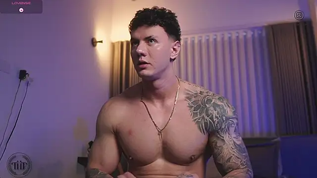 Thomas Falcon online show from October 2025 10:23:02 PM