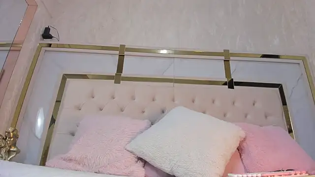 Cameron Hearts online show from December 2025 12:23:02 PM