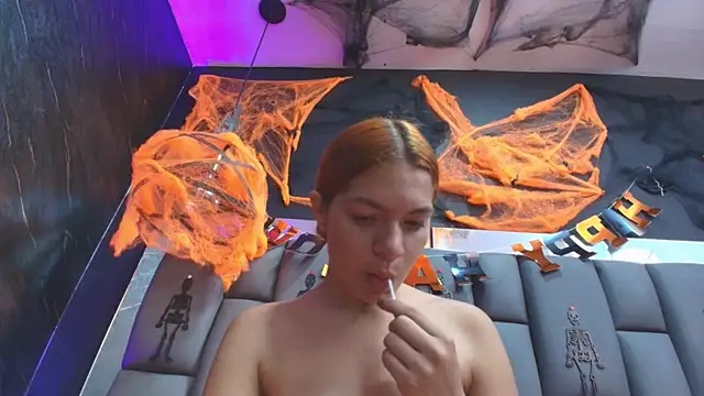 kissme luna online show from October 2025 07:16:01 PM