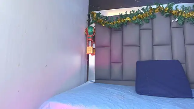 kissme luna online show from December 2025 07:09:01 PM