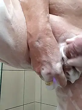 Snapshot of ice717 chatting on January 2026 10:37:01 PM ice717 online show from January 2026 10:37:01 PM