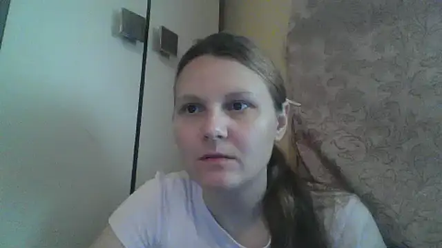 Snapshot of Elvanii chatting on May 2026 07:04:02 AM Elvanii online show from May 2026 07:04:02 AM