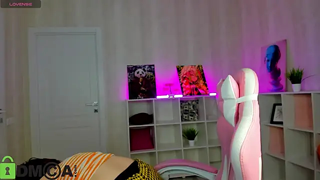 Mila  Cutee online show from November 2025 09:19:02 AM