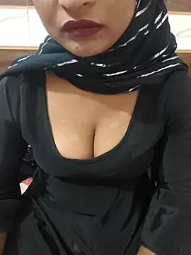 Itz Mayra  online show from October 2025 07:30:01 AM