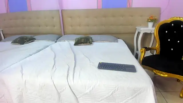 Aisha Noir online show from September 2025 12:06:01 PM