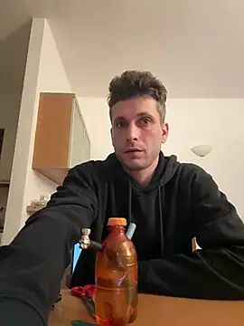 Malcom2f online show from April 2026 02:25:01 AM