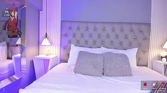 LunaBloomn online show from December 2025 05:11:02 PM