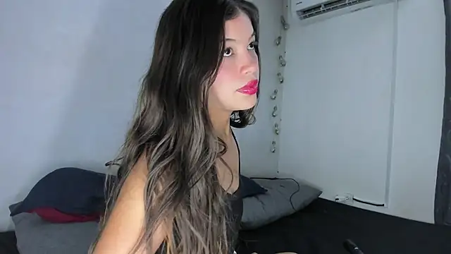 incogniitolove  online show from May 2026 12:06:02 AM