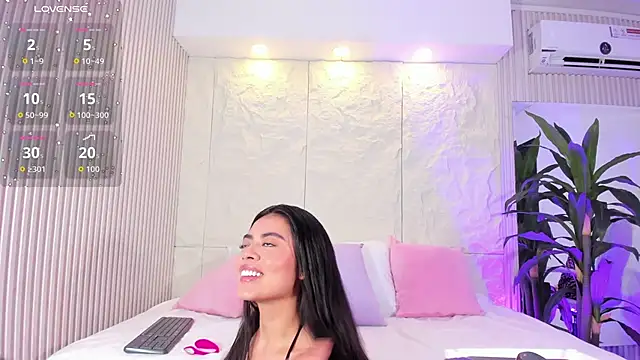 Isabellax21 online show from November 2025 04:44:01 AM