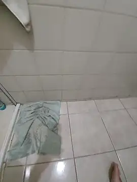 Snapshot of RoddieX chatting on October 2025 03:42:01 PM RoddieX online show from October 2025 03:42:01 PM