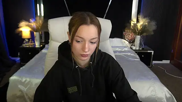 FoxyMayy online show from November 2025 02:17:01 PM