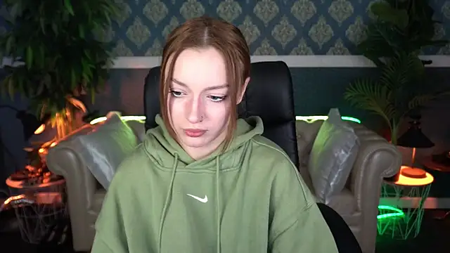 FoxyMayy online show from April 2026 02:20:01 PM