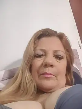 Casandra Cruz online show from October 2025 01:39:01 AM