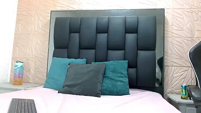 Snapshot of Tinita_ chatting on November 2025 02:17:01 PM Tinita online show from November 2025 02:17:01 PM