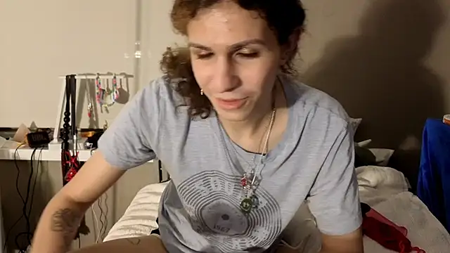 cuddlyavenue online show from November 2025 02:12:01 AM